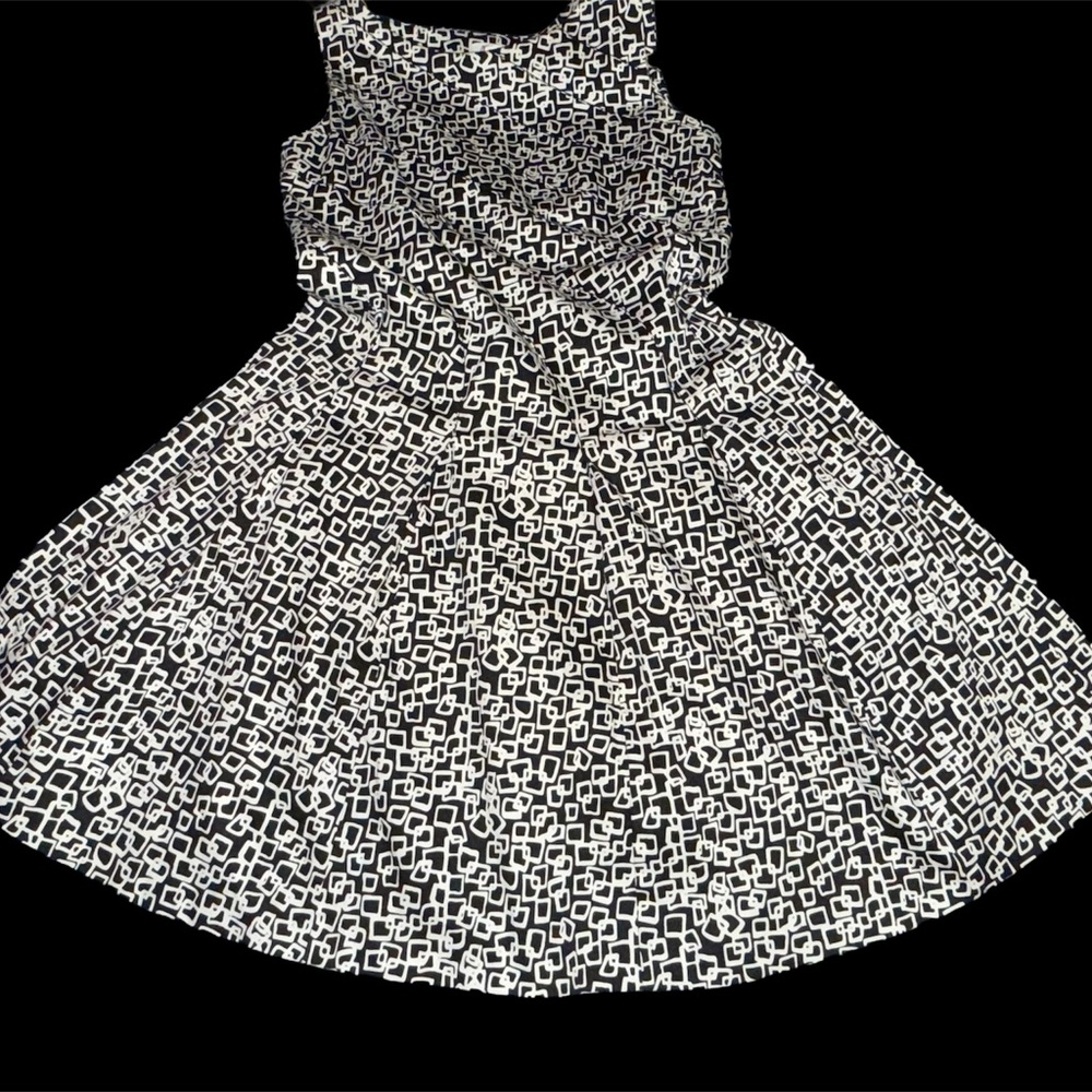 NEW Calvin Klein Fit & Flare Midi Dress Size 8P Black White Abstract Design NWT